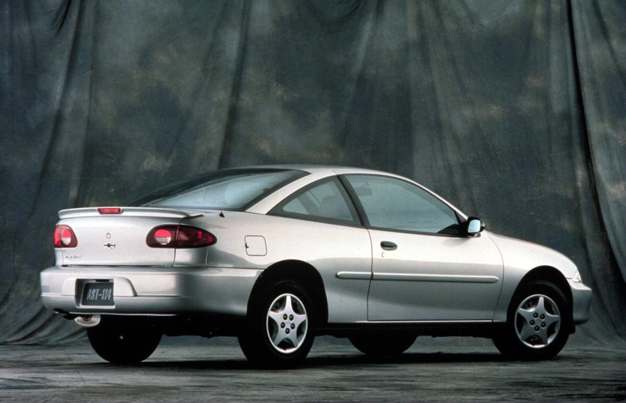  Chevrolet Cavalier Coupe 2000 года  (фото 16 из 19)